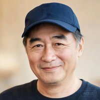 用户王建国的头像照片，一位五十岁左右的中年男性戴着棒球帽